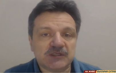 Ваксиниралият се д-р Симидчиев проплака: Изпитвам болка в... ВИДЕО