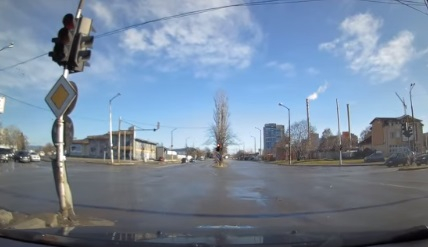 Мигновена карма! Столичанин си понесе заслуженото след голяма грешка ВИДЕО