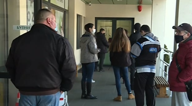 Българинът масово си прави PCR тест за К-19, ето защо