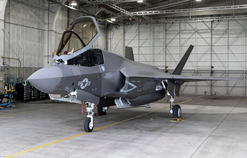 Какво се случва? Отложиха производството на F-35 за неопределено време