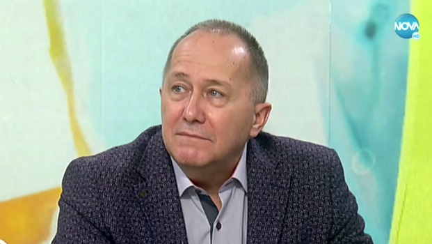 2 причини: Преболедувалият К-19 доц. Дончев от ВМА обясни защо се е ваксинирал