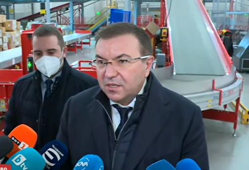 Министър Ангелов разкри колко и какви странични ефекти на ваксината са регистрирани у нас ВИДЕО