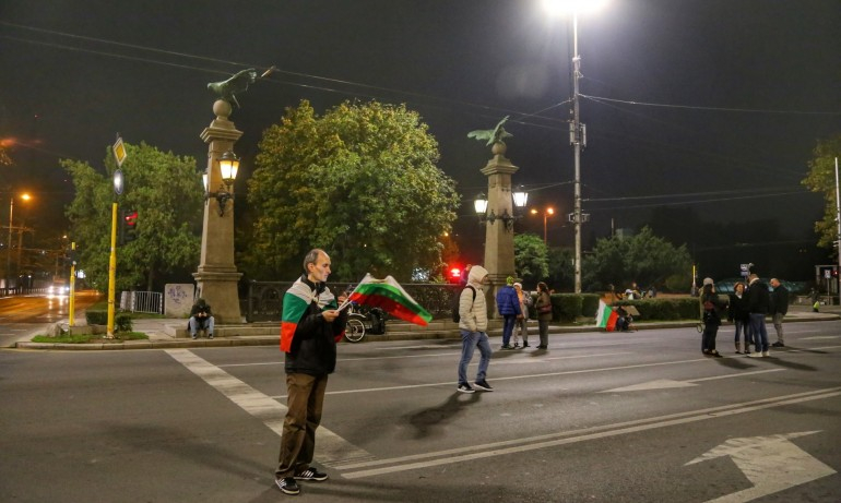 Ето какви ги върши братството на почтените хора, възхитило Радев СНИМКА