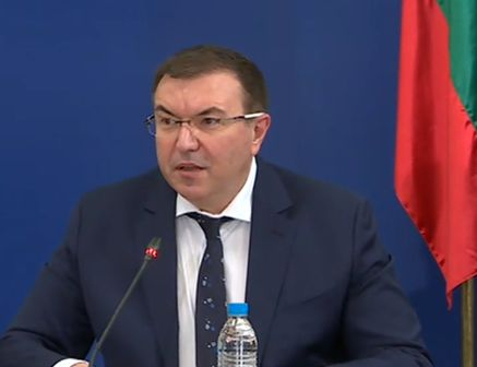 Здравният министър с извънредни новини за ситуацията с К-19 у нас НА ЖИВО