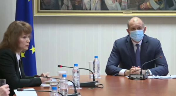 Общественият съвет към ЦИК си каза тежката дума за вота по време на пандемия 