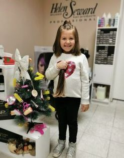 Малката Дени от Търново отряза косата си, за да...