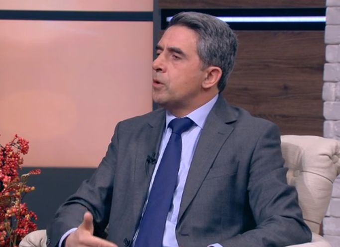 Плевнелиев хвърли бомба: Агент на ДС с прякор Майстора накара Радев да се отметне от изборната дата