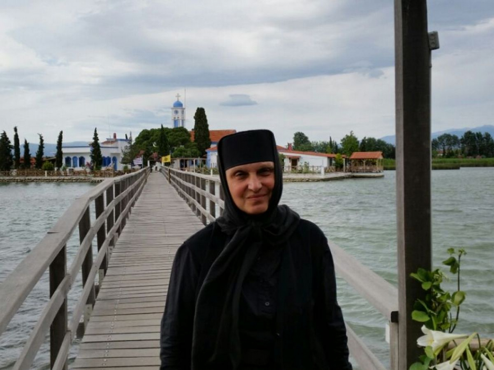 Обрат с журналистката от Бургас, която заряза медиите, за да стане монахиня