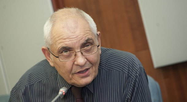 Политолог срази Радев за консултациите и посочи истинската му цел 