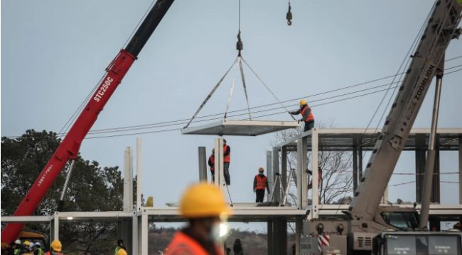 Тревога: В Китай отново започнаха да строят спешни центрове за карантиране на заразени