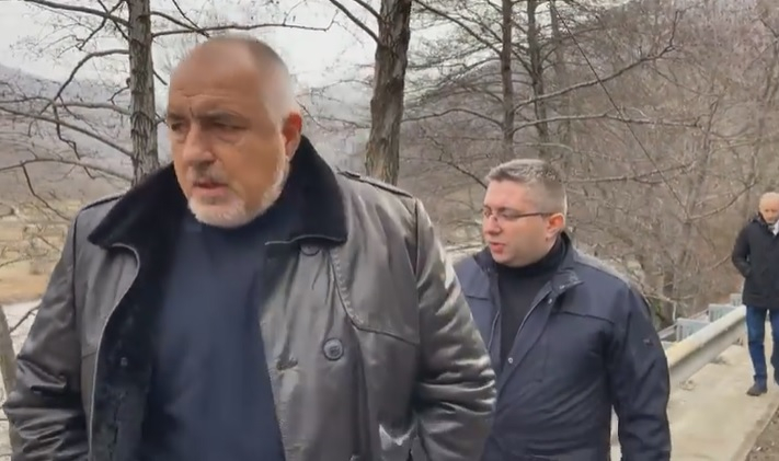 Борисов инспектира възстановяването на моста над река Блатска край Хаджидимово ВИДЕО