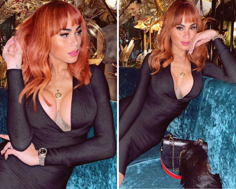 Вижте как изглежда звезда на Playboy, която носи непрекъснато корсет СНИМКИ 18+