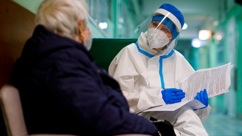 СЗО уточни колко дни пациентите с COVID-19 остават заразни