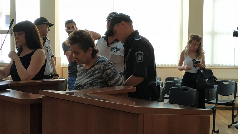 Окончателно: Ето колко ще лежи в затвора пияната Марияна, която уби в несвяст мъжа си Йордан