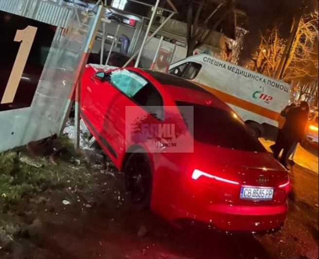 Само в БЛИЦ: Жесток екшън до бул. "България" с Ауди за 100 бона! 