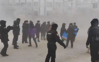 В Русия е страшно! Сблъсъци на полиция и протестиращи заради Навални ВИДЕО