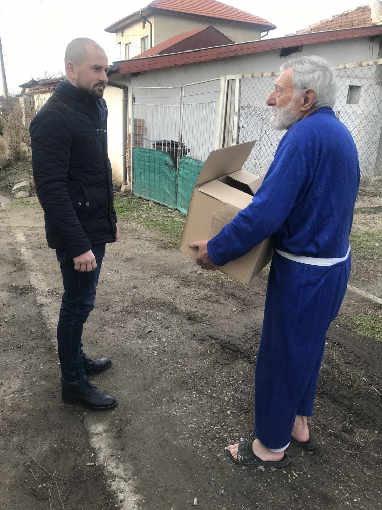 Предприемач организира дарителска акция в наводненото село Петърч