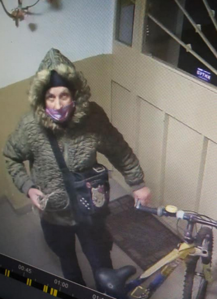 Виждали ли сте тази жена? Нагла крадла е! СНИМКИ