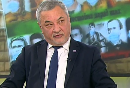 Валери Симеонов с гневен коментар за средния пръст, намеси Божков и олигарсите    