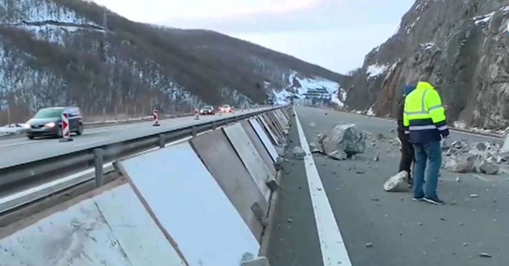 Важна новина за участъка на "Струма", където падна скална маса