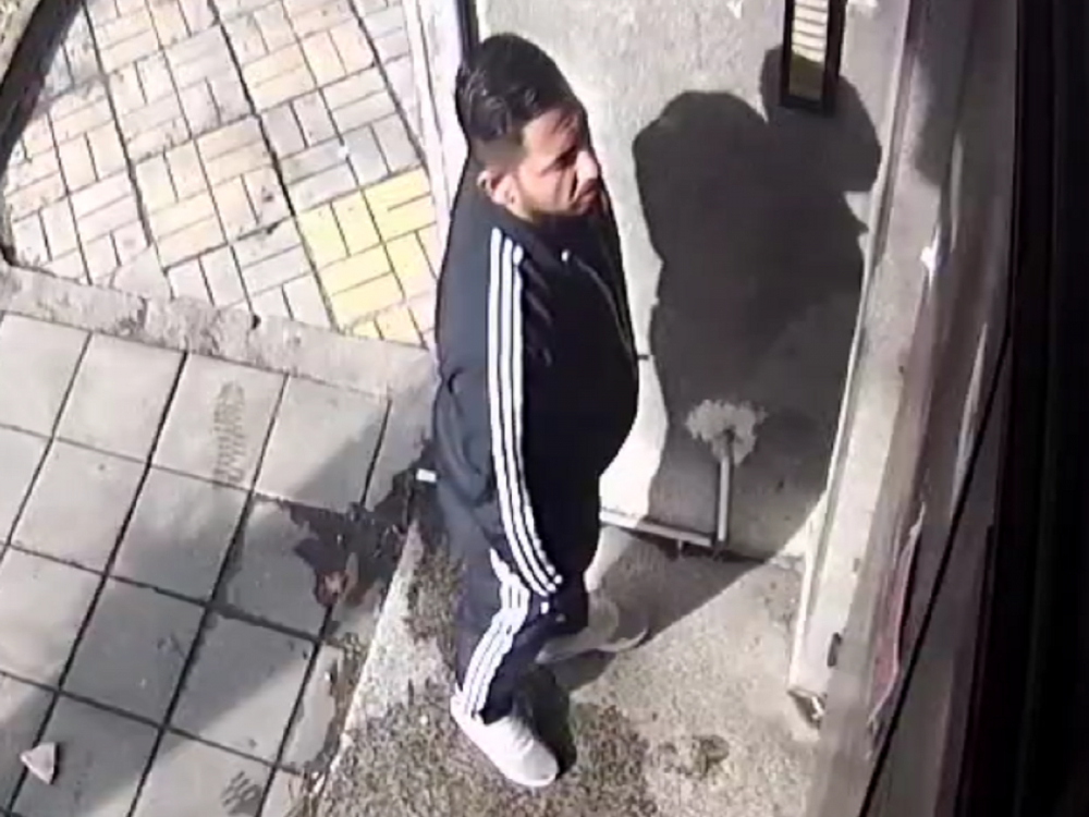 Нагъл циганин направи немислимото посред бял ден в сърцето на Бургас ВИДЕО