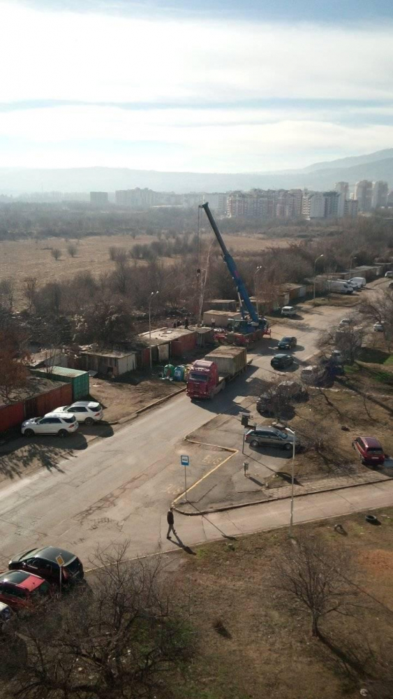 Стотици собственици на коли в София реват, багери им... СНИМКИ
