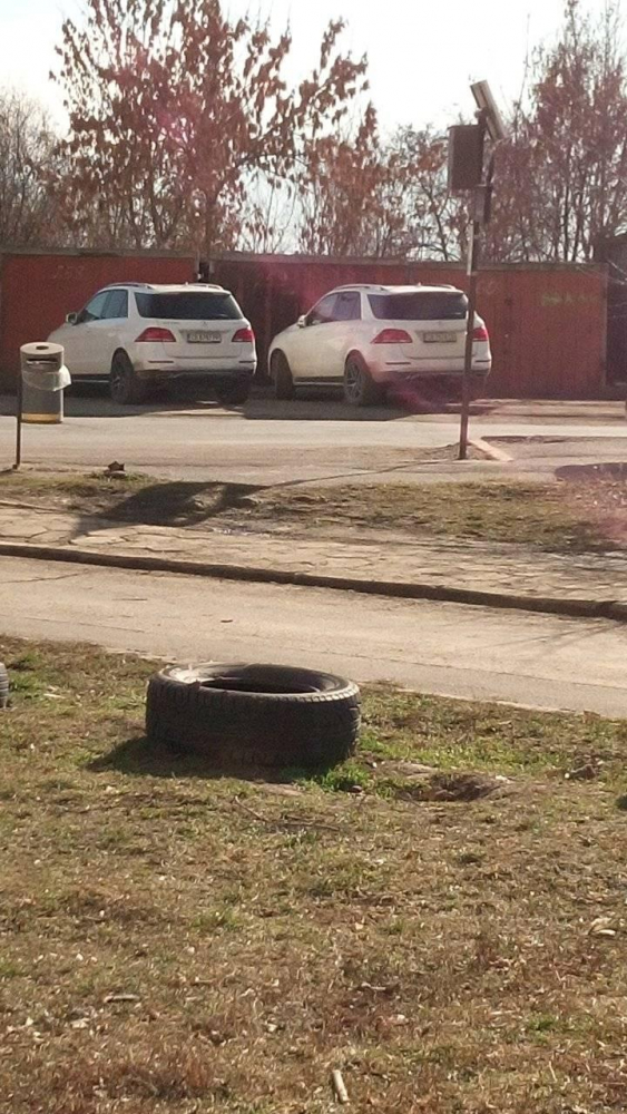 Стотици собственици на коли в София реват, багери им... СНИМКИ
