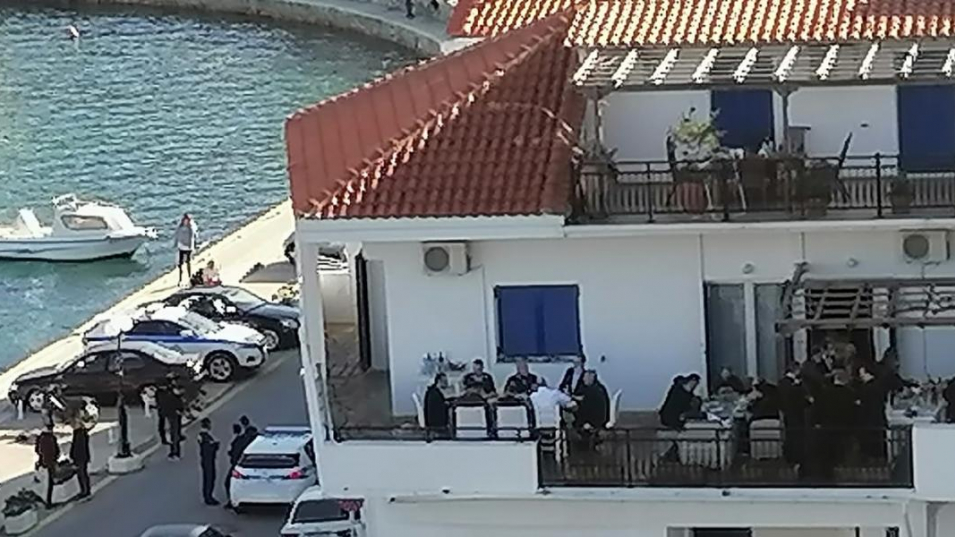 Скандал в Гърция! Премиерът Мицотакис на купон с 50 души ВИДЕО