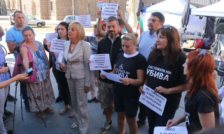 Свада: Активист на Манолова и „Системата ни убива“ влязоха в открита война