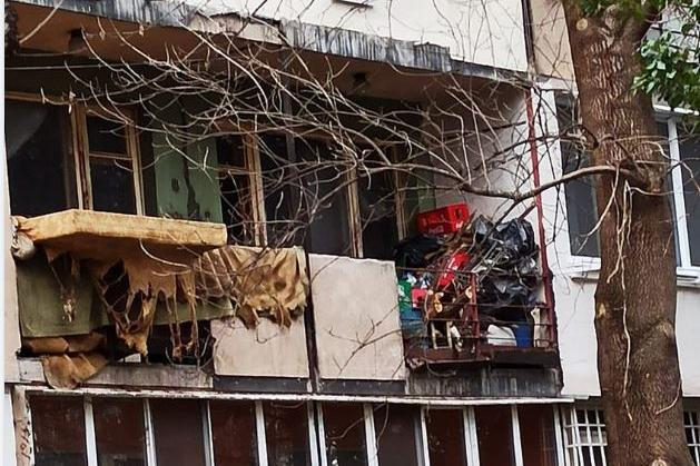 Кошмар в столичния кв. "Лозенец", съседи търсят труп СНИМКА 