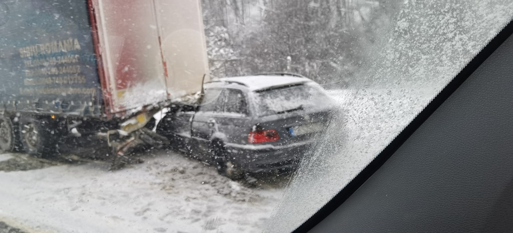 Първо в БЛИЦ! Ад на АМ "Хемус", само през 300 метра... СНИМКИ