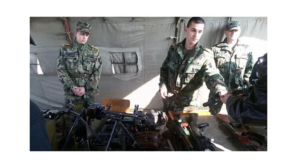 Пращат гимназисти на военна подготовка