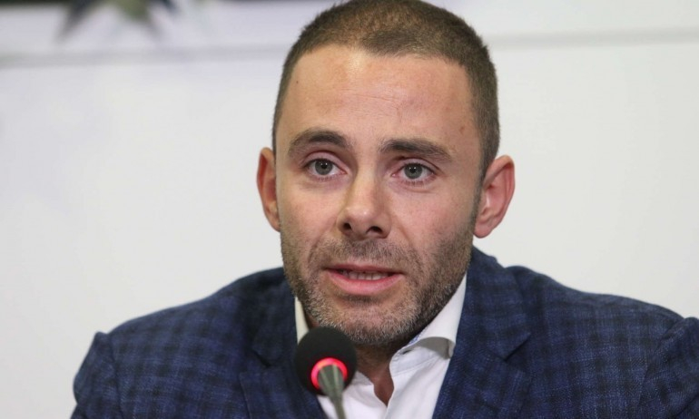 Ненков: Колко приканващо е да се възползваш от ужасно нелепата смърт на едно младо момче