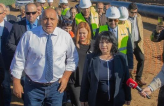 Министър Петкова: Именно правителствата на Борисов са направили най-много за...