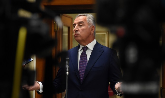 Черна гора пуска на търг коли на президента, парите дава на бедните