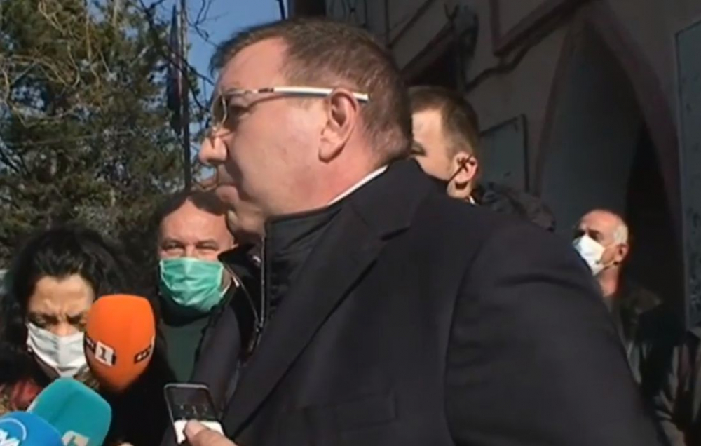 Министър Ангелов: Във война сме, но до края на лятото България ще победи К-19! ВИДЕО