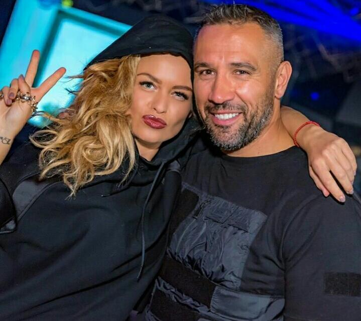 Яна на Петко се съблече чисто гола на Малдивите СНИМКА 18+
