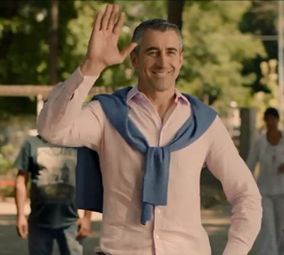 Криминалисти обърнали с краката нагоре апартамента на Янек, а брат му...