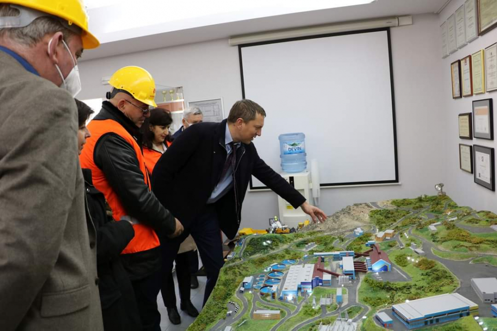 Министърът на околната среда и водите посети Асарел-Медет