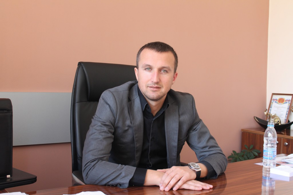 Кметът на Белица с личен пример навръх Националния празник 