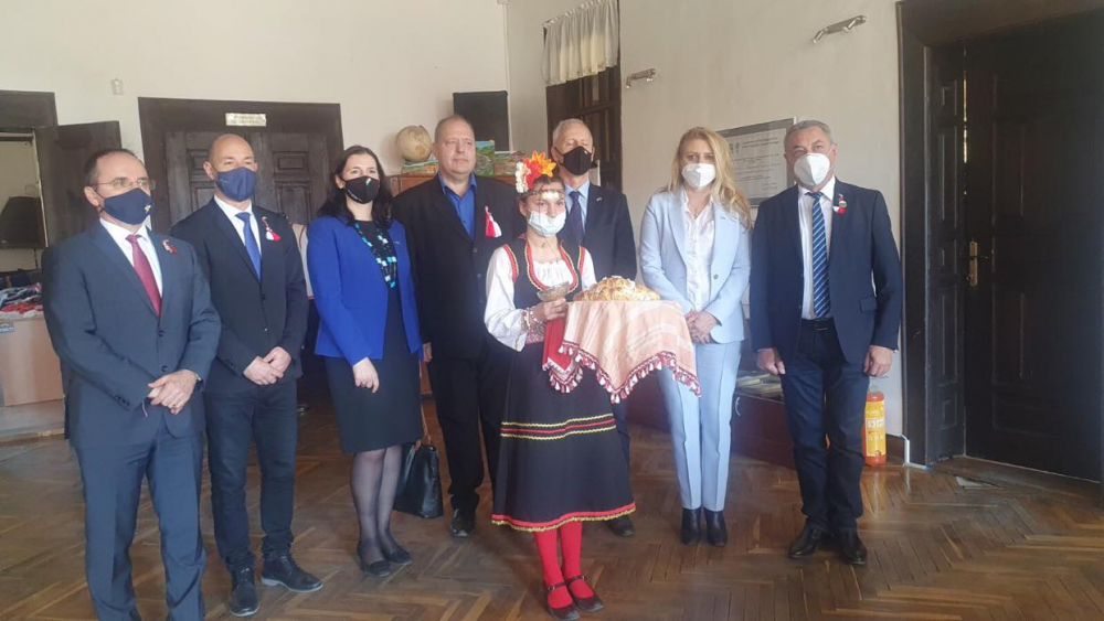 Валери Симеонов и унгарският държавен секретар в Копривщица 