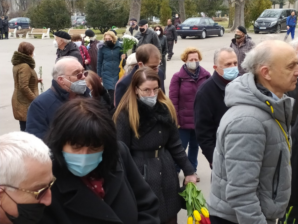 Изпратихме Клара Маринова в последния ѝ път СНИМКИ