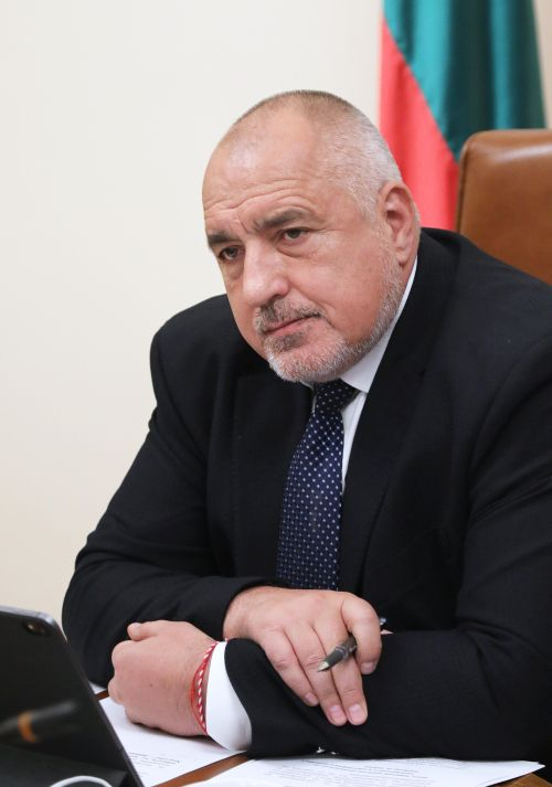 Премиерът зарадва ученици и родители с невероятна финансова вест 