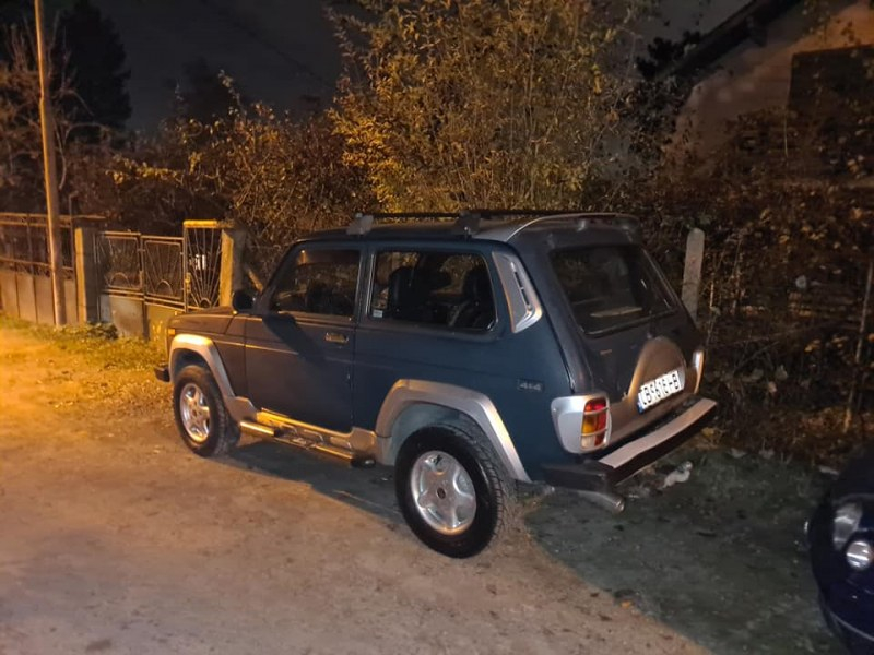Автоджамбази свиха уникална "Лада" в София СНИМКИ