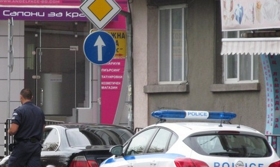 Димо Стоянов се надруса и подкара лъскаво БМВ из Бургас