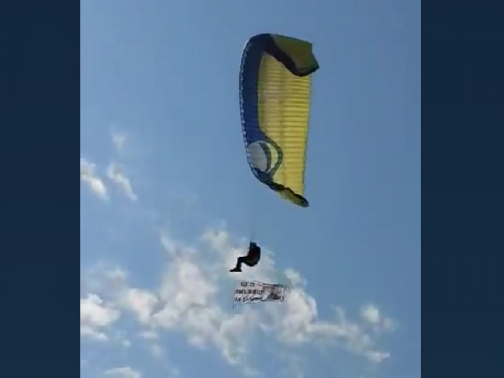 Уникално предложение за брак смая бургазлии ВИДЕО