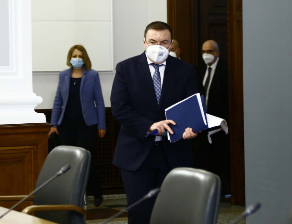 Проф. Ангелов с тревожни новини за борещия се за живота си Каролев