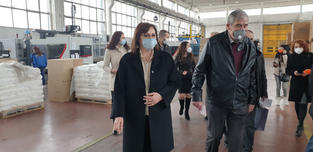 Нинова от Лом: Настояваме затварянето да върви с незабавни компенсаторни мерки за хората и бизнеса