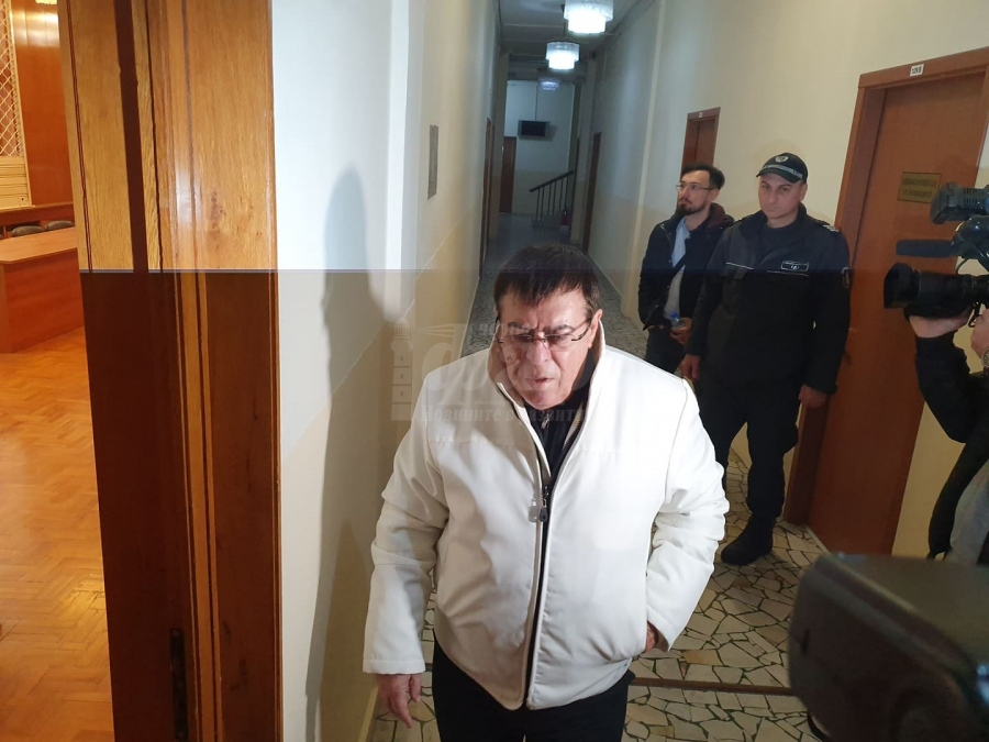 Пуснаха скандалния Бенчо Бенчев с Ролс Ройса, ето какви ще ги върши