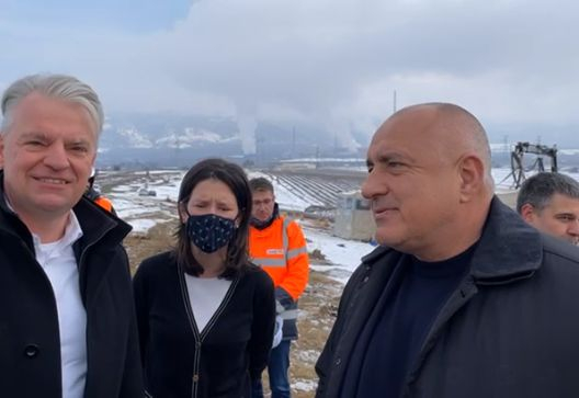 Борисов заведе германци на газопровод, но преводачката прикова погледите на всички, заради... ВИДЕО